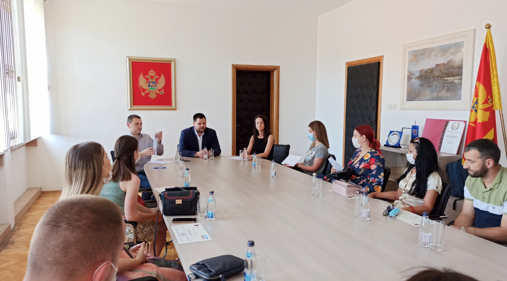 Kovačević uručio 12 vaučera za subvencioniranje kamatne stope za stambene kredite