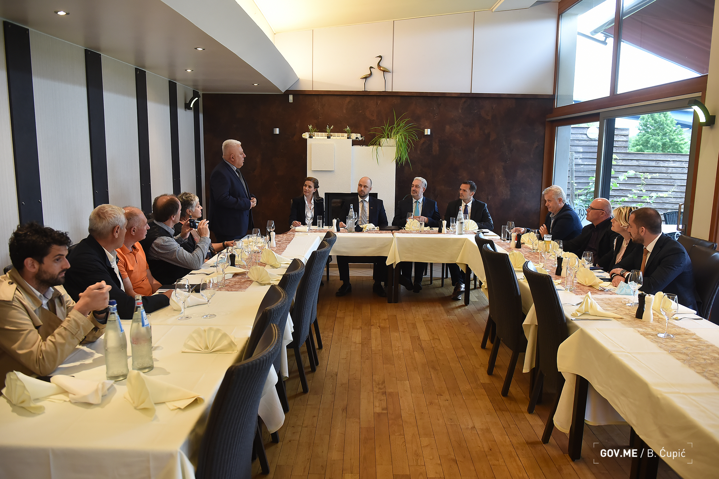 Krivokapić sa dijasporom iz Luksemburga koja je godina dolazila da glasa za DPS: Hvala za sve što ste činili za Crnu Goru!