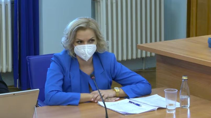 Dozvoljene proslave matura, polumatura i svadbe do 50 ljudi, ples i muzika uživo i dalje zabranjeni u unutrašnjosti lokala