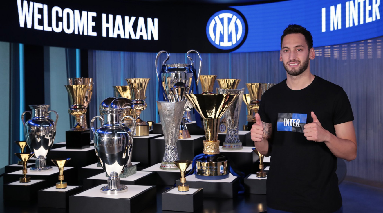 Sada je zvanično: Čalhanoglu potpisao za Milan