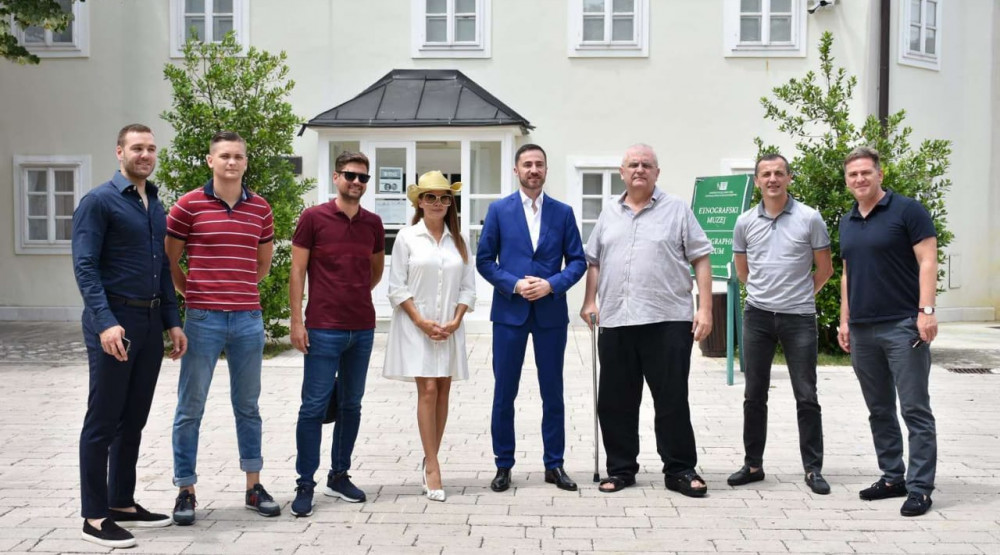 Čanak i funkcioneri DPS-a sa radnog ručka na Cetinju: Crna Gora će opet biti lider u integracijama i svesrdno će pomoći Srbiji na tom putu!