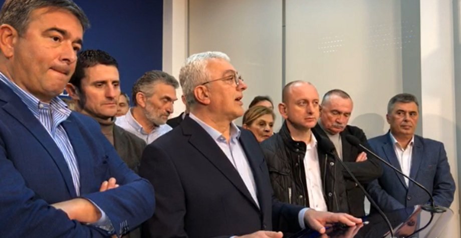 DF: Premijer sam da traži glasanje o povjerenju
