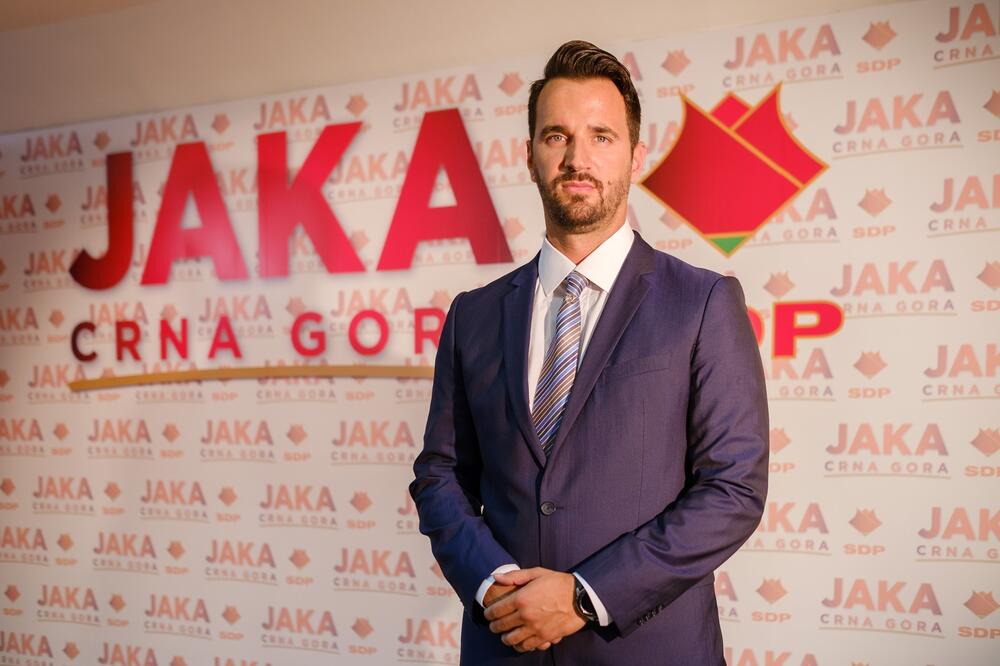 SDP će uskratiti manjinsku podršku tivatskoj vlasti ako se u Centru za kulturu prikaže film “Crna Gora- Podeljena zemlja”