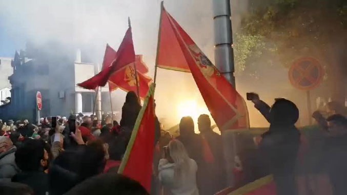 „Komite“ prijete neredima na projekciji filma „Podijeljena zemlja“: Bićete odgovorni za sve što prouzrokujete!