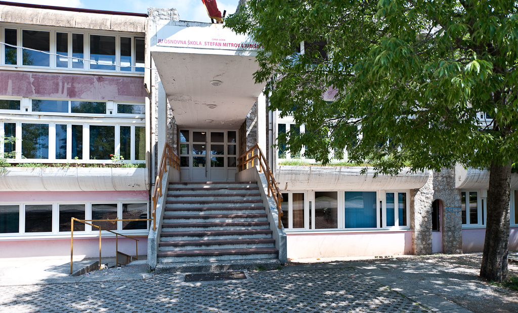 Krivična prijava protiv maloljetnika: Lažno prijavio bombu u Osnovnoj školi „Stefan Mitrov Ljubiša“ u Budvi