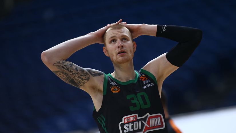 Zvezda dovela bivšeg igrača PAO-a: Aron Vajt se obavezao na dvogodišnju saradnju?