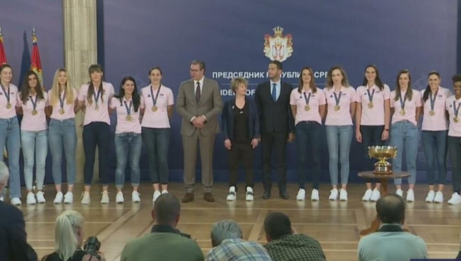 Vučić na Vidovdan ugostio evropske šampionke: Pobjeđujte što više, očekujemo medalju i na Olimpijadi!