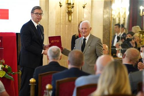 Vučić: Priznanje Srbiji što je spašavala živote, do sada smo poklonili 450.000 vakcina
