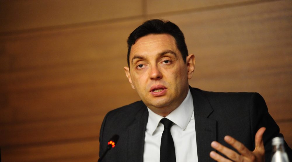 Vulin raskrinkao Kurtija: Ponaša se kukavički, boji se da vidi Vučića oči u oči