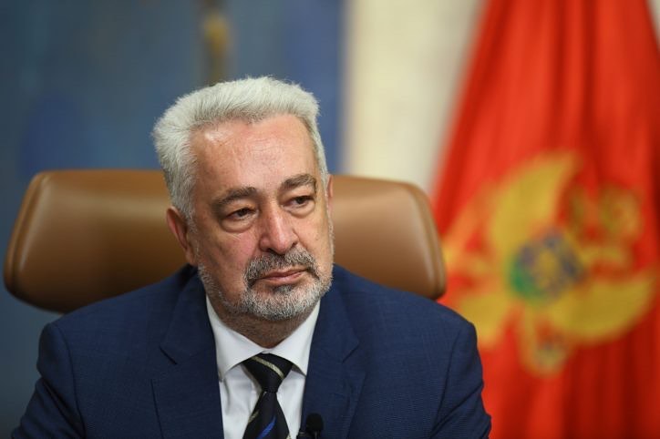 DUPLI ARŠINI EKSPERTSKOG PREMIJERA: Zdravko nekom „taster“, nekom maćeha!