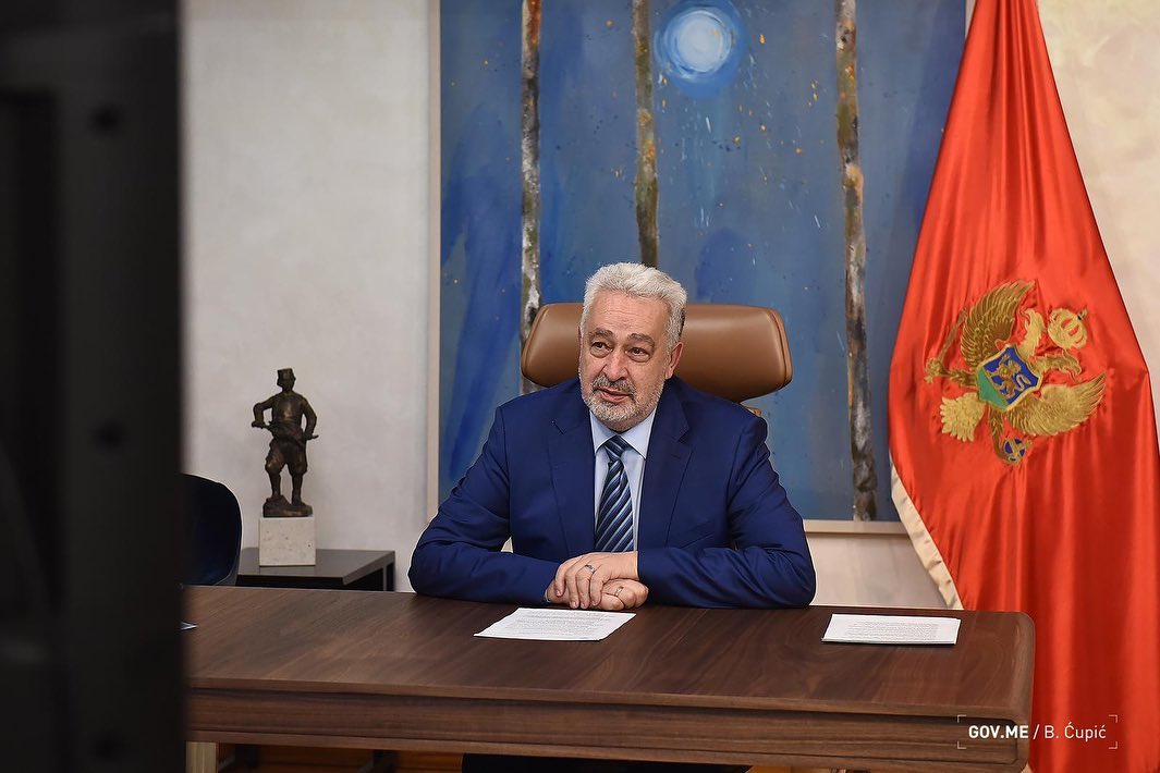 Zdravko prije i nakon 30. avgusta: Hiljadu lica jednog lica!