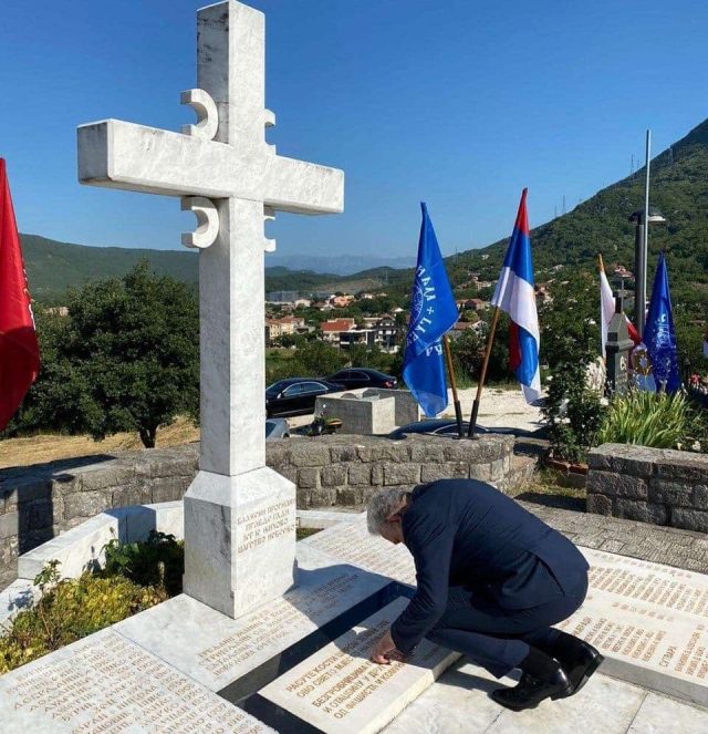 Opet se krije iza Crkve: Krivokapić očajnički pokušava da zaustavi pad rejtinga!