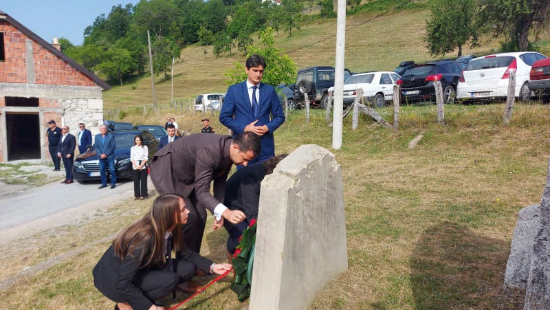 Nakon 77 godina: Državni vrh odao počast žrtvama zločina u selu Velika
