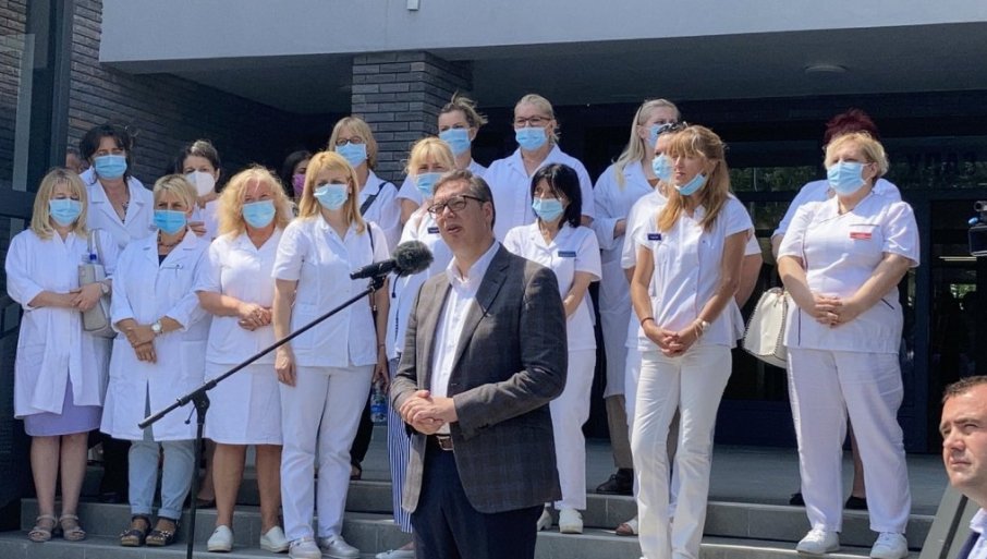 Vučić: Pravimo 12 bolnica, povećanje plata zdravstvenim radnicima do kraja godine
