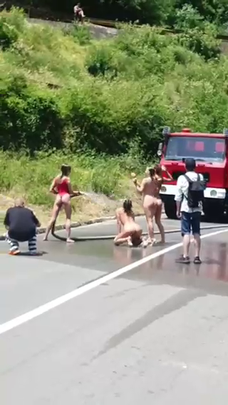 Kotor postao sjedište pornografije: Ukrajinke se skinule gole na magistrali, pa kažnjene sa po 450 evra