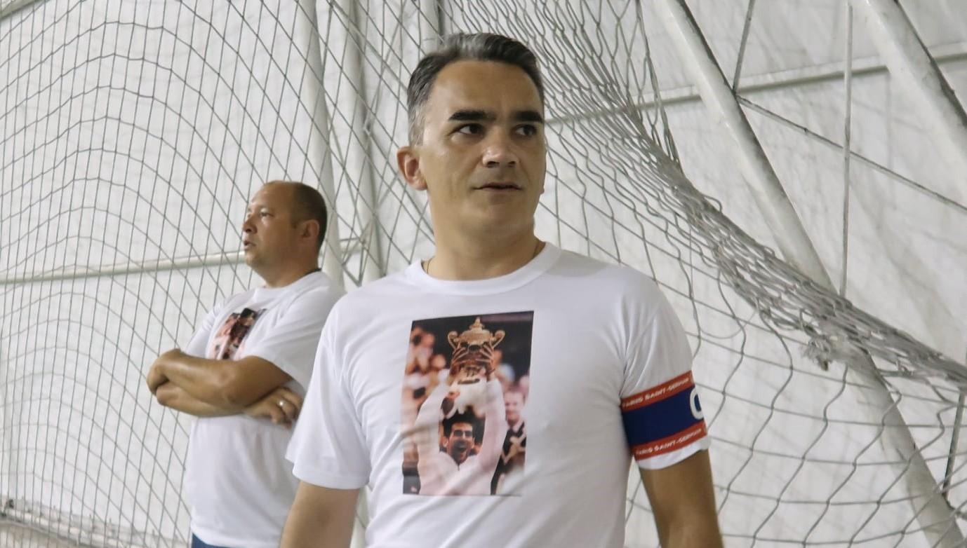 Leposavić na humanitarnom turniru u Baru: Bivši ministar nosio majicu sa likom Đokovića