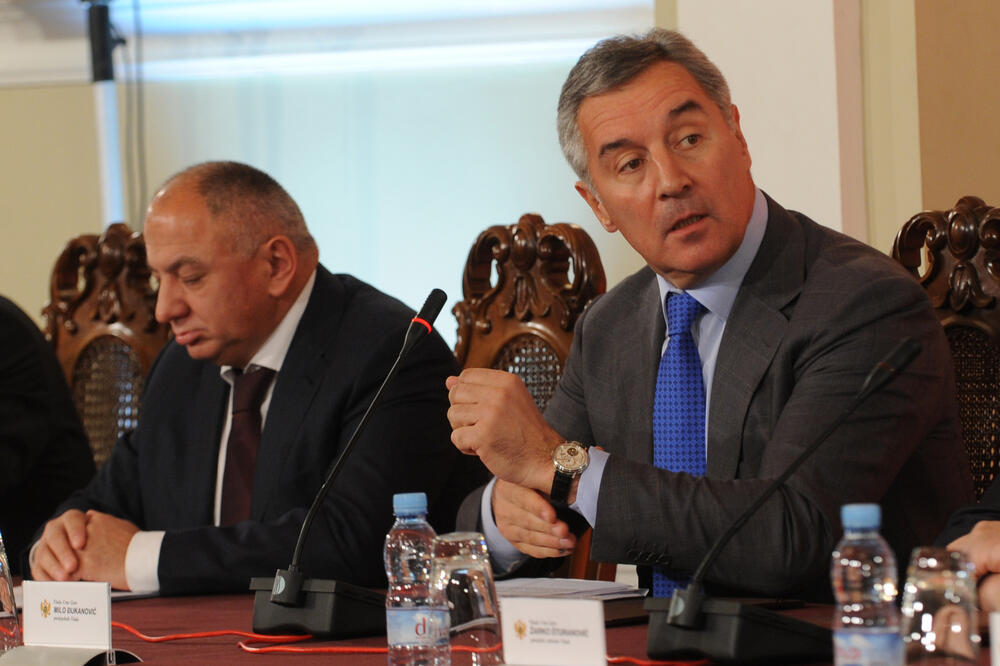 Đukanović donio ukaz o opozivu Lazovića