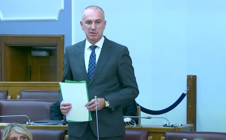 Đeka: Vanredni izbori neminovnost i najpoštenije rješenje za izlazak iz političke krize
