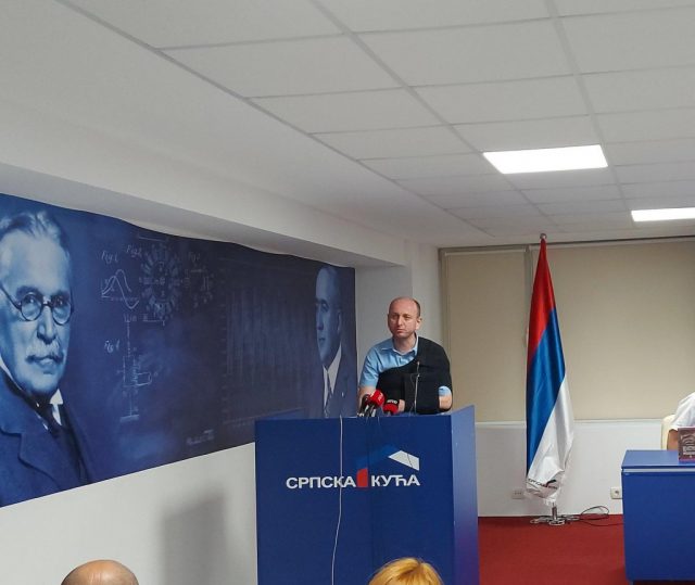 Knežević promovisao roman: Prije će DF ući u Vladu Edija Rame, nego kod Krivokapića