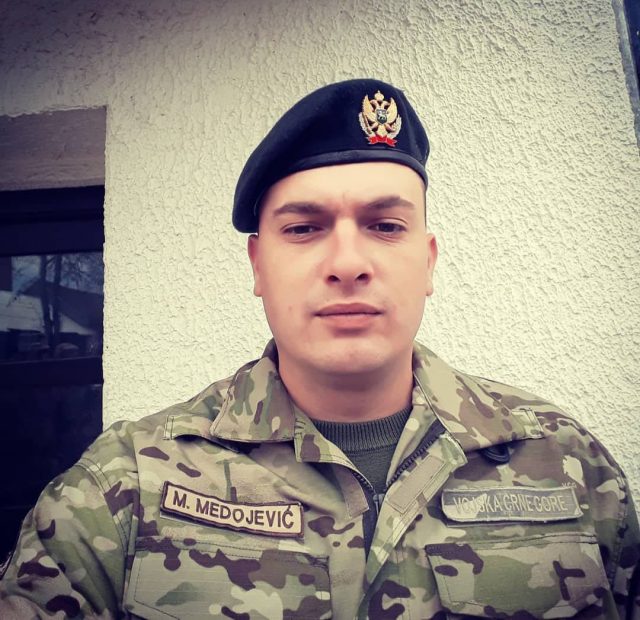 Poslije dvije godine Medojević se vraća na posao: Vojnik VCG na sudu dokazao da je otkaz dobio zato što je Srbin!