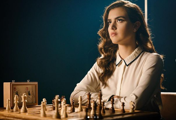 Najljepša šahistkinja svijeta je Bet Harmon iz stvarnog života