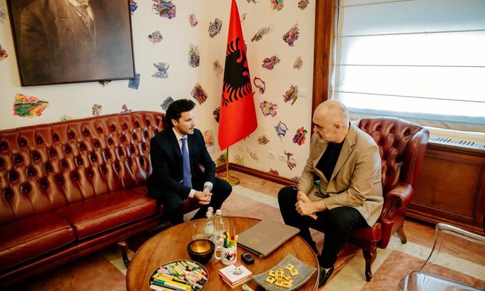 Abazović u Tirani: Albanija ne poštuje crnogorsku zastavu, uklonjena je sa zvaničnih sastanaka! (FOTO)