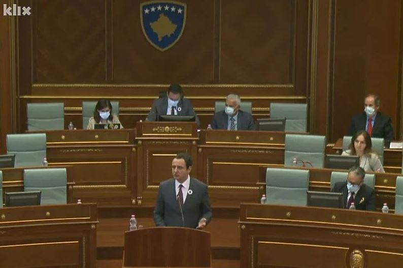 Priština se ugleda na Vladu u Podgorici: Lažna država Kosovo i Kurti donijeli Rezoluciju o genocidu u Srebrenici!
