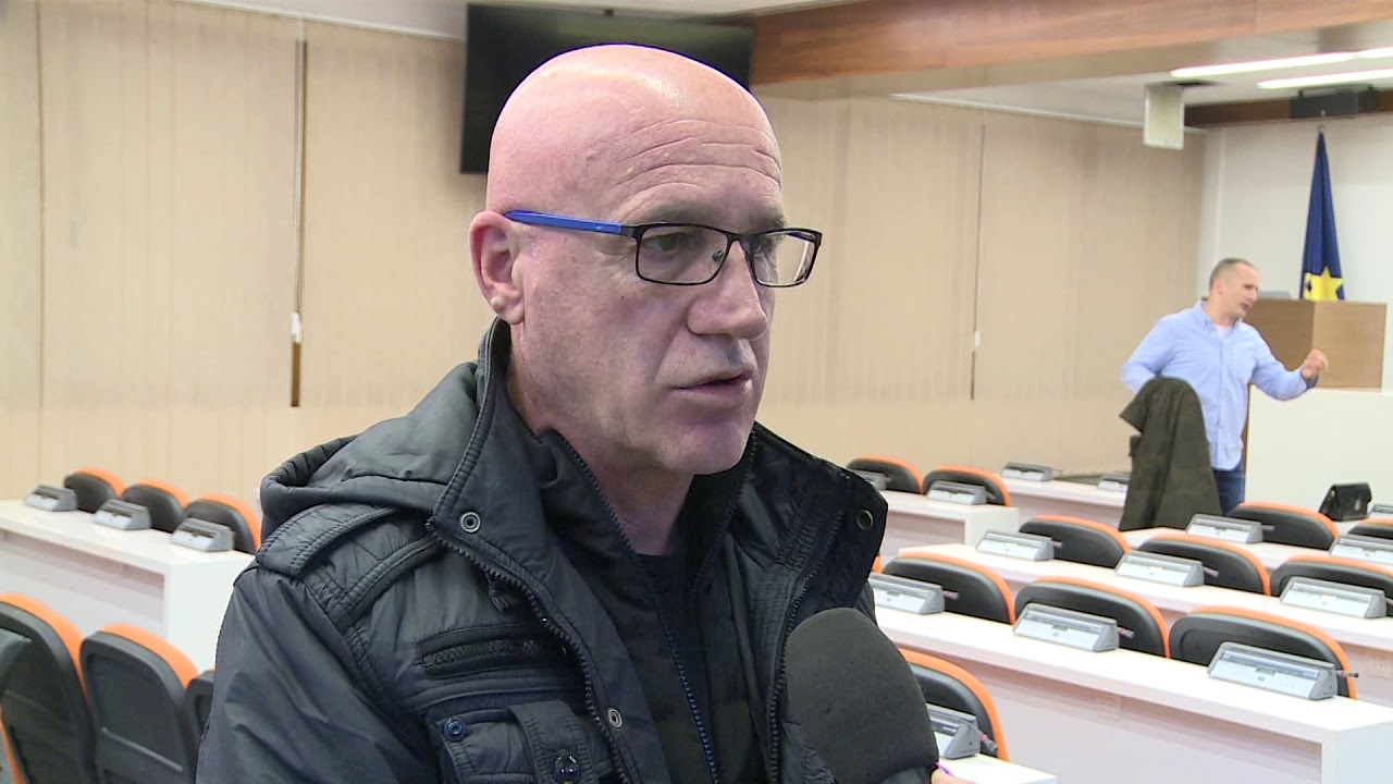 Mitrović Komneniću: Neistinite tvrdnje da je Carević rušio kapiju u Miločerskom parku, to ne priliči novinaru vašeg kalibra