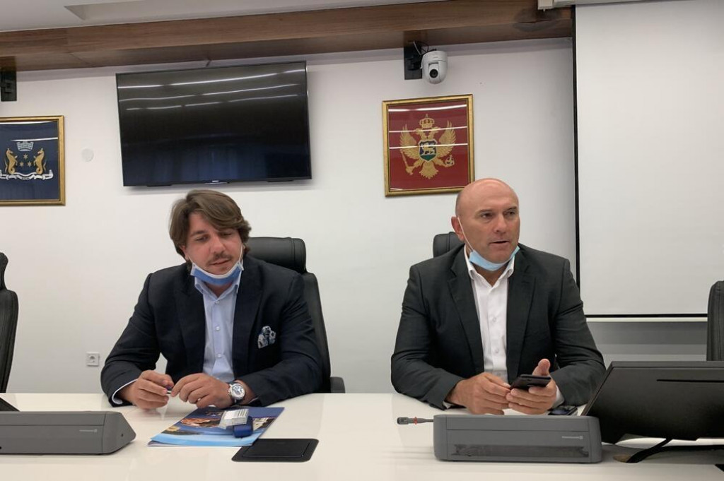 Carević traži od Demokrata da potpišu da neće sa DPS-om (FOTO)