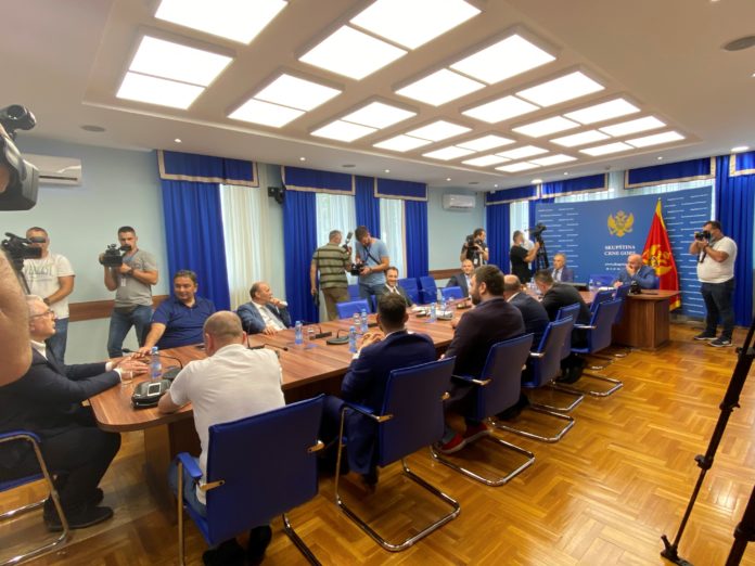 Tek kad se steknu uslovi za konačan dogovor: Nema najave sastanka lidera parlamentarne većine