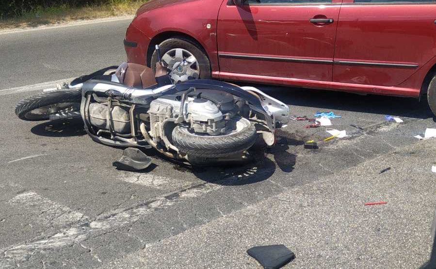 Sudar motora i automobila u Radanovićima