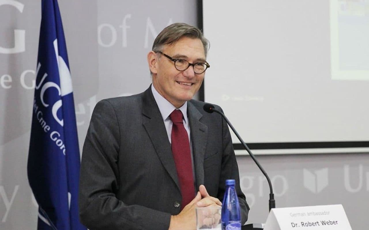 Ovo je skandal: Njemački ambasador se brutalno miješa u unutrašnje stvari Crne Gore!