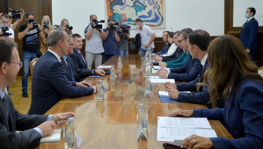 Vučić sa predstavnicima kompanije UGT RENEWABLES LLC: Potpisan Sporazum o saradnji, početak nove ere za Srbiju