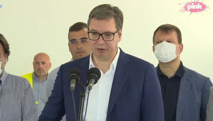 Vučić u Novom Sadu poručio: Povećaćemo plate zdravstvenim radnicima