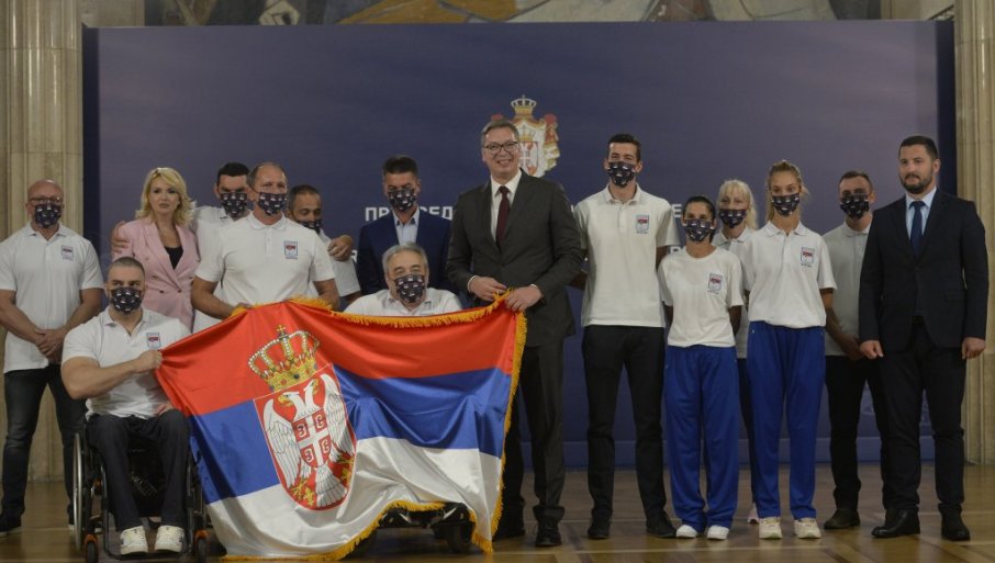 Vučić uručio Paraolimpijskom timu zastavu Srbije: „Vi ste naši heroji“ (VIDEO)