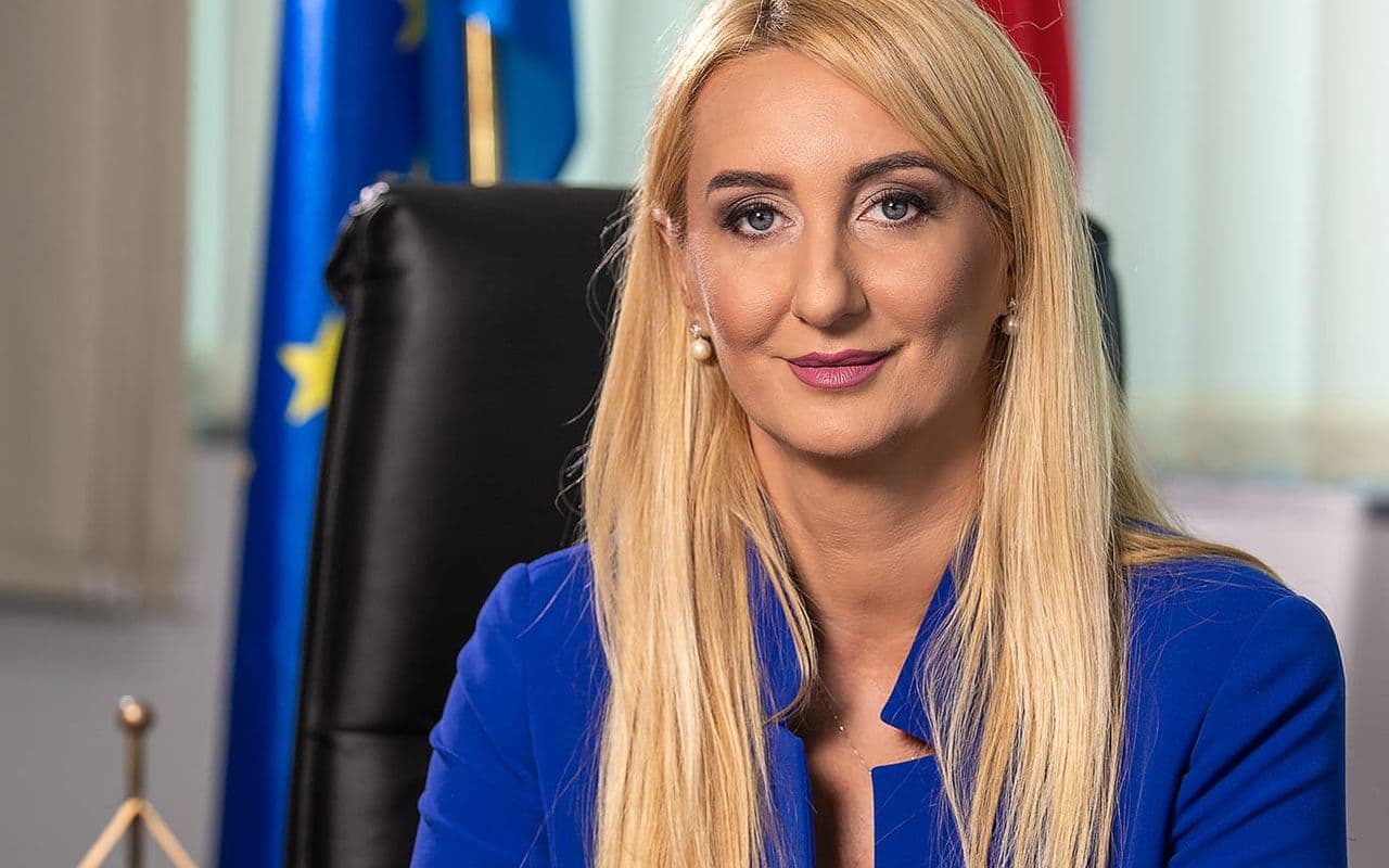 Padaju maske u ASK: Direktorica uhvaćena u mahinacijama pa pokazuje svoje pravo lice i nivo stručnosti