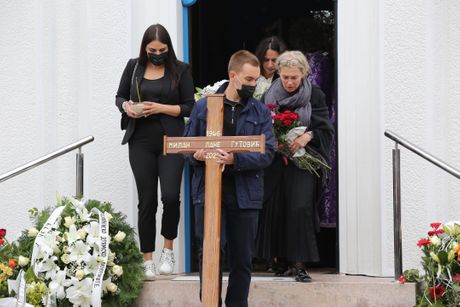 Sahranjen Lane Gutović: Porodica i prijatelji odali počast slavnom glumcu