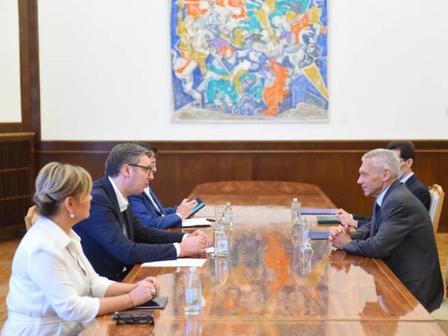 Vučić sa Bocan-Harčenkom: Obezbijediti mir i stabilnost u regionu