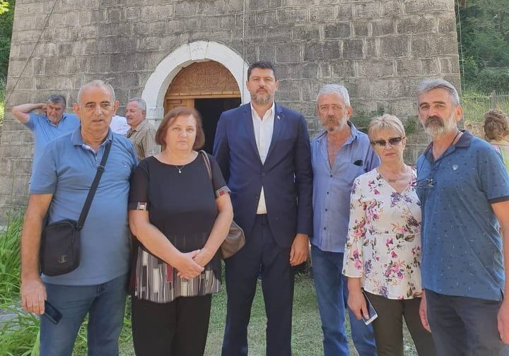 Sjećanje na Radovana Bećirovića: Ambasador Božović u posjeti manastiru Bijela (FOTO)