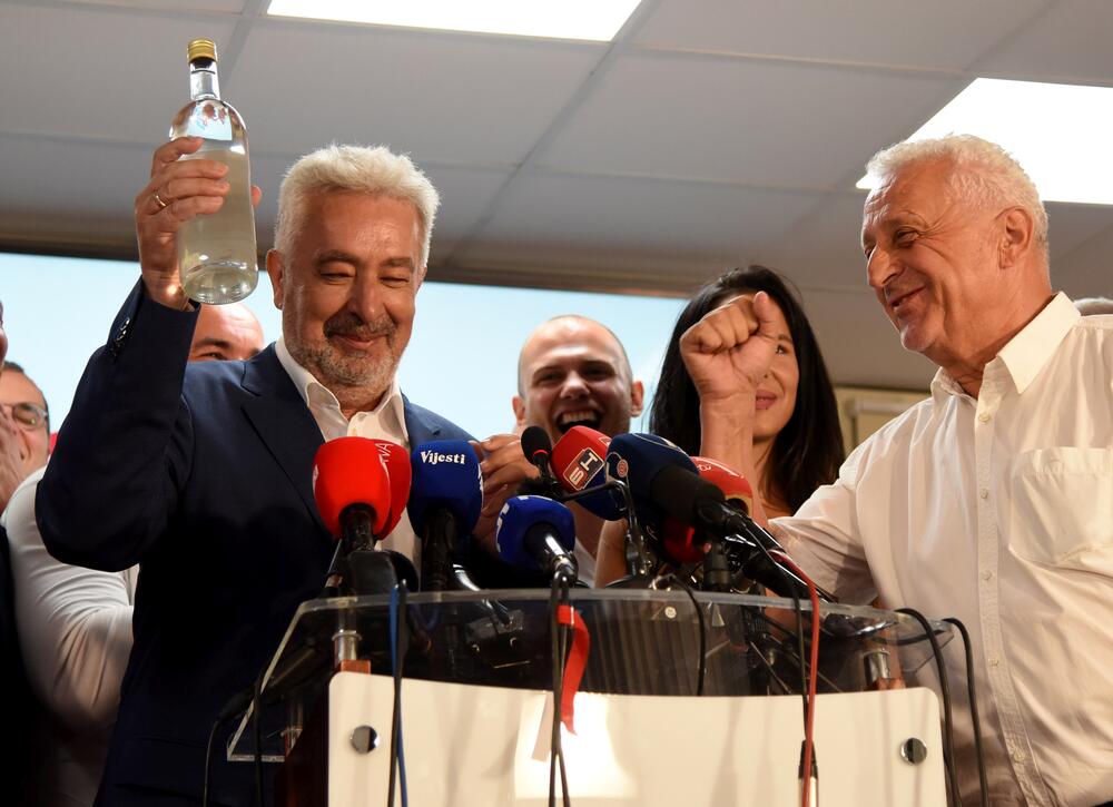 Zašto Krivokapić ne organizuje proslavu u Srpskoj kući gdje je i proglasio pobjedu nad DPS-om?