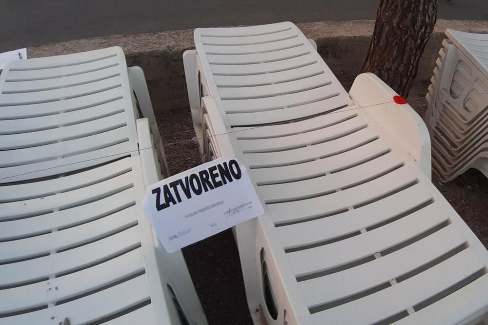 Uprava za inspekcijske poslove: Zapečaćen plažni mobilijar na plaži u Baošićima