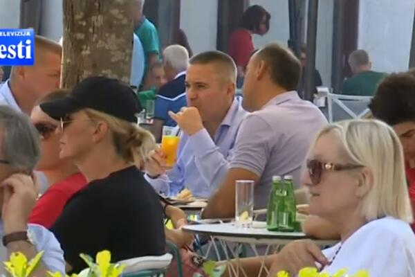 Bivši vrh Uprave policije: Veljović, Blagojević i Perović bili na Cetinju tokom protesta
