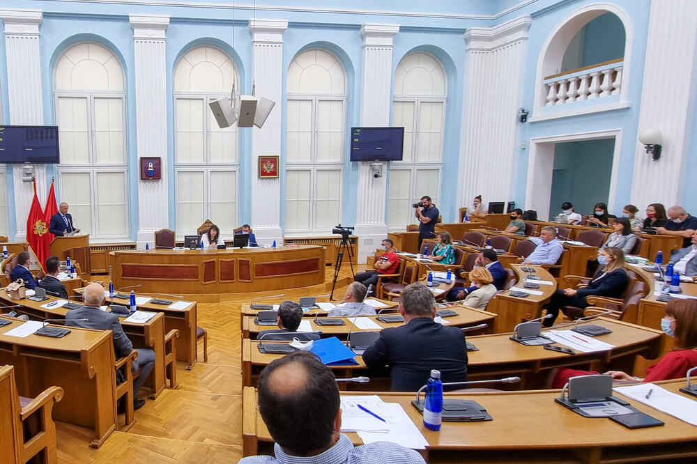 Sramni zahtjevi Skupštine Prijestonice: Poručili SPC-u da ustoličenje Mitropolita Joanikija obavi van Cetinja, a policiju pozvali da zabrani svečanost!