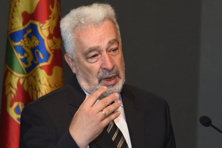 Poslušnik stranih Ambasada: Krivokapiću nije mjesto pored naših Patrijarha Porfirija i Mitropolita Joanikija, on poslije svih prevara nema šta da traži pored te dvije ljudske gromade!
