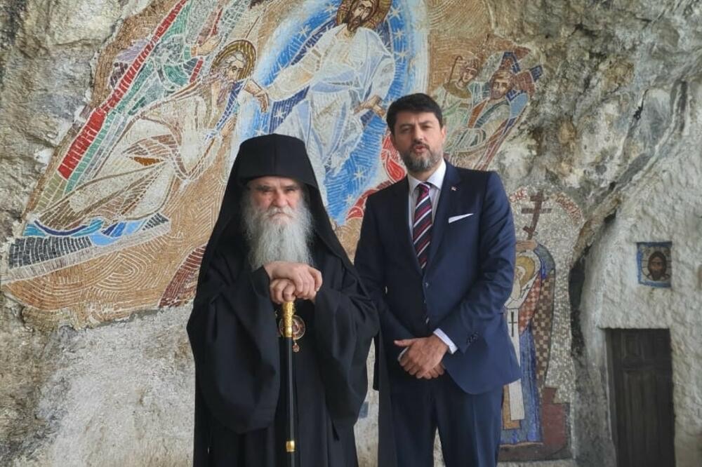 Nikad gori odnosi sa Srbijom: Da je Mitropolit Amfilohije živ, Krivokapićeva vlada bi morala vratiti srpskog ambasadora!