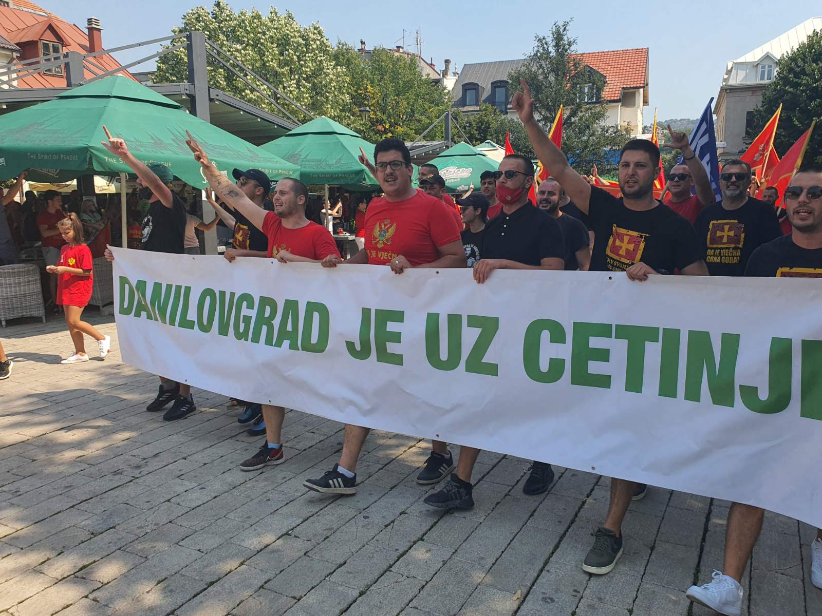 Na Cetinju se krše mjere, stigao i raspop Miraš: Nadležni ćute, niko ne poštuje državu!