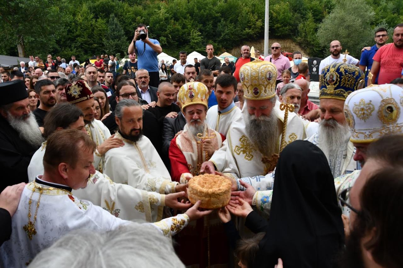 Mitropolit Joanikije i episkopi sa osvećenja manastira Svetog Jovana Krstitelja: Crna Gora i Metohija da budu neraskidivo povezani!
