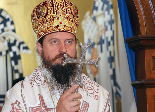 Episkop Sergije: Srbima danas Srbija služi za ponos! Vučić je državnik velikog formata, napadaju ga oni koji Srbiji ne žele dobro