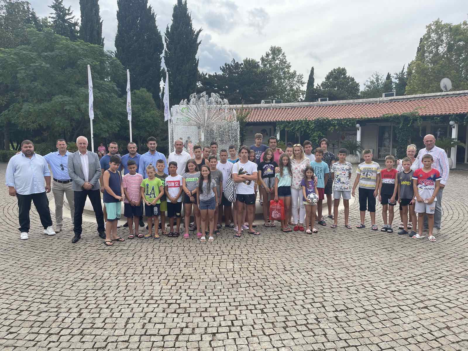 Mališani iz Gračanice ljetuju u Budvi