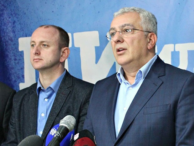 Andrija Mandić: Milan Knežević da bude nosilac liste DF-a u Podgorici, nećemo ulaziti više u priču o nestranačkim kandidatima! (VIDEO)